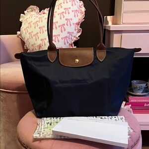 Longchamp Le Pilage Medium tote in Navy